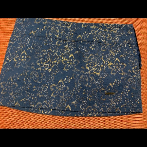 Abercrombie mini skirt - Picture 3 of 4